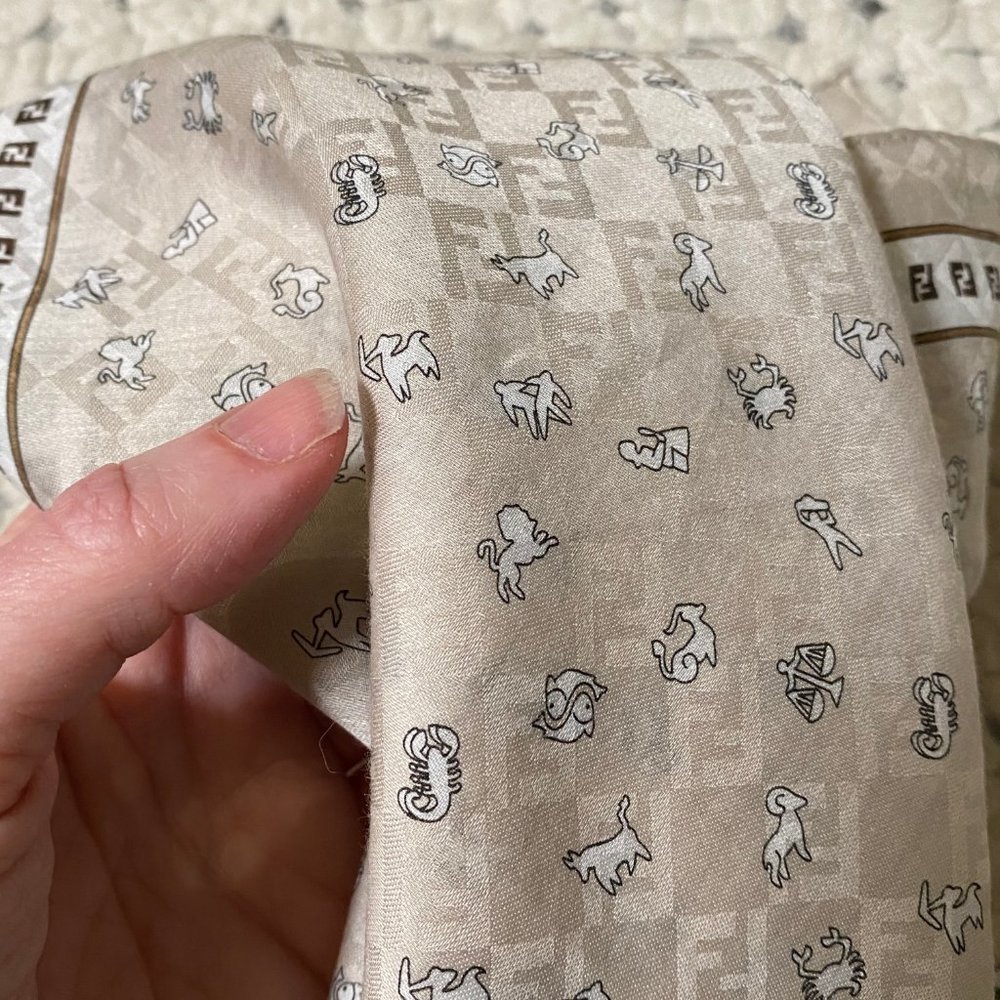 FENDI Authentic FF Logo FENDISSIMA Zodiac Scarf 21 - Picture 3 of 7